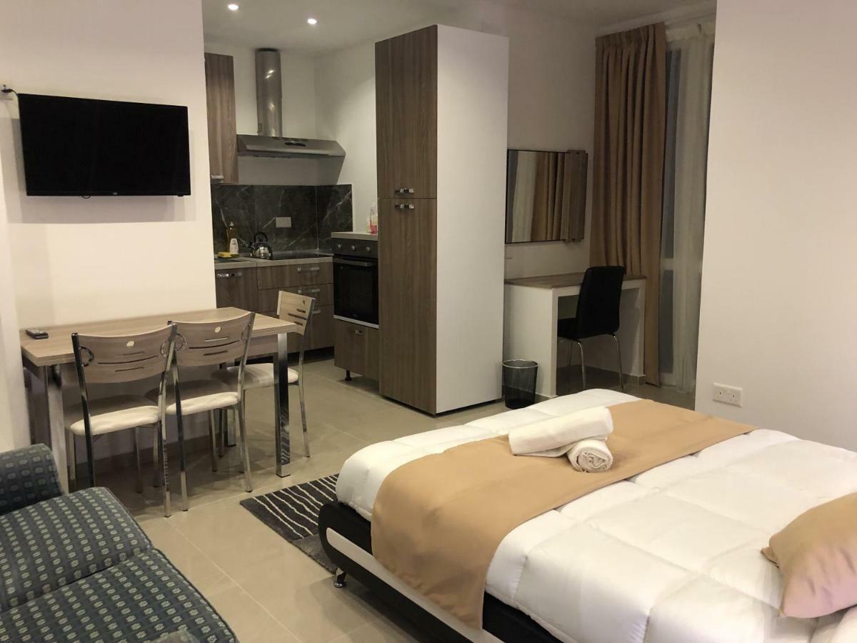 The Pearl Luxury Guest House St. Paul's Bay Bilik gambar